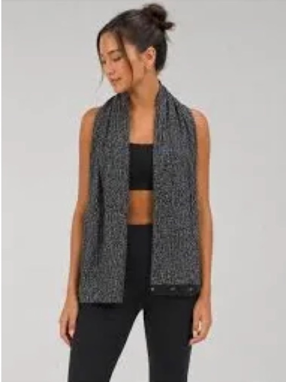 lululemon Vinyasa scarf in Black & Gray
